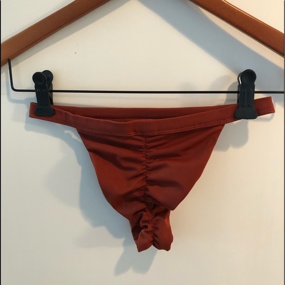 Joues de Sable Taylor Bikini Swim Bottom - Picture 5 of 14